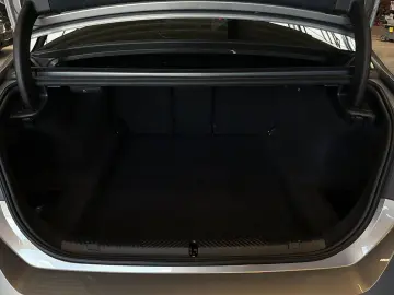 BMW 520i Limousine Temp. HUD SHZ IQ AHK 2ZK 360