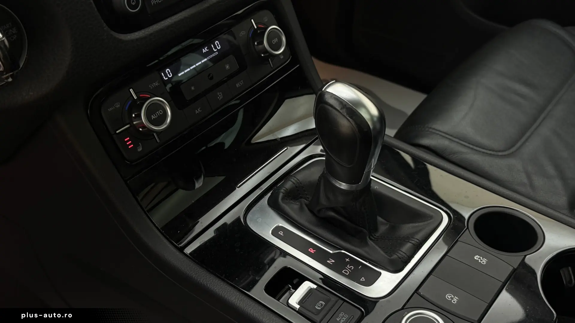Volkswagen Touareg 3.0 TDI V6 245CP 4×4 Automata 2014 E