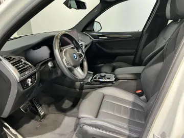 BMW iX3 M Sportpaket Harman Kamera HuD Lenkr.hzg.