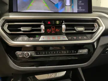 BMW iX3 M Sportpaket Harman Kamera HuD Lenkr.hzg.