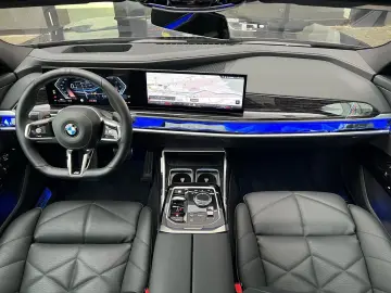 BMW 740d xDrive M Sport SkyPano DA PA Prof Standhz.