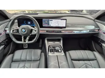 BMW 740d xDrive M-Sport TV LOUNGE SEATING E-TÜREN