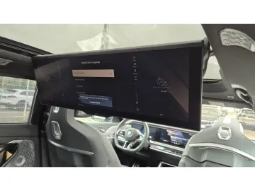 BMW 740d xDrive M-Sport TV LOUNGE SEATING E-TÜREN