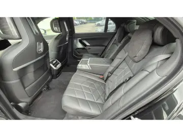 BMW 740d xDrive M-Sport TV LOUNGE SEATING E-TÜREN