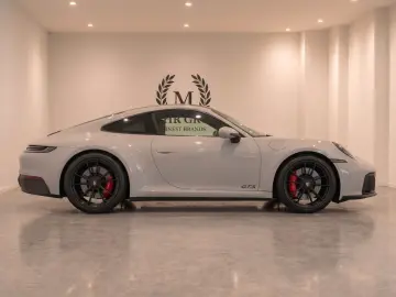 PORSCHE 911 Carrera 4 GTS LIFT Carbon Interieur PTV Plus