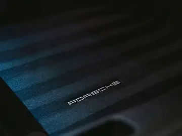 PORSCHE 911 Carrera 4 GTS LIFT Carbon Interieur PTV Plus