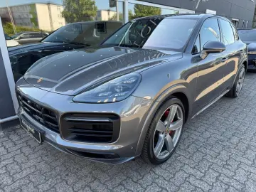 PORSCHE Cayenne GTS MATRIX PANO BOSE SOFT 360 KAM LUFT