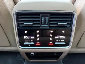 PORSCHE Cayenne GTS MATRIX PANO BOSE SOFT 360 KAM LUFT