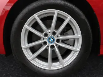 BMW 330e xDrive Limousine DAB Komfortzg. Tempomat