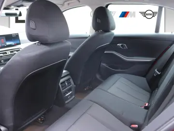 BMW 330e xDrive Limousine DAB Komfortzg. Tempomat
