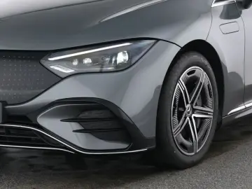 MERCEDES-BENZ EQE 300 AMG Line  AHK PANO HUD BURMEST…