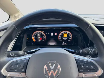 VW T7 Multivan Style 2 0TDI DSG 7SITZ AHK NAV STAND