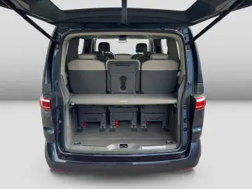 VW T7 Multivan Style 2 0TDI DSG 7SITZ AHK NAV STAND