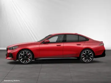BMW i5 xDrive40 M Sport Pro 21 LMR B&W Autobahnass.