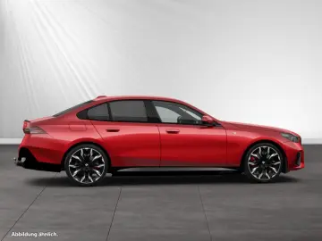 BMW i5 xDrive40 M Sport Pro 21 LMR B&W Autobahnass.