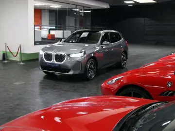 BMW X3 2.0 xDrive Individual Iconic Leder Pano 21