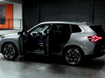 BMW X3 2.0 xDrive Individual Iconic Leder Pano 21