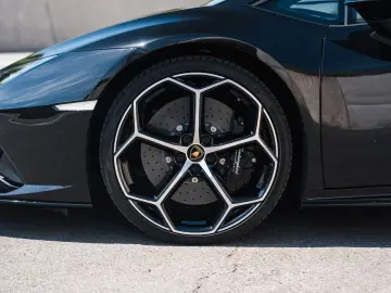 LAMBORGHINI Huracán EVO Spyder