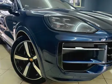 PORSCHE PORSCHE CAYENNE COUPE FACELIFT 3.0 E-HYBRID 470c