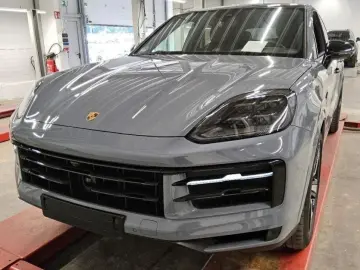 PORSCHE Cayenne Coupe E-Hybrid Hinterachslenkung AHK 22
