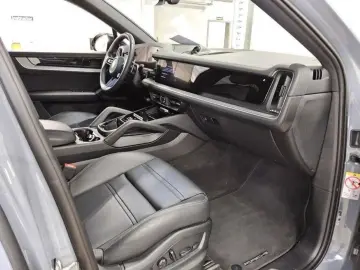 PORSCHE Cayenne Coupe E-Hybrid Hinterachslenkung AHK 22
