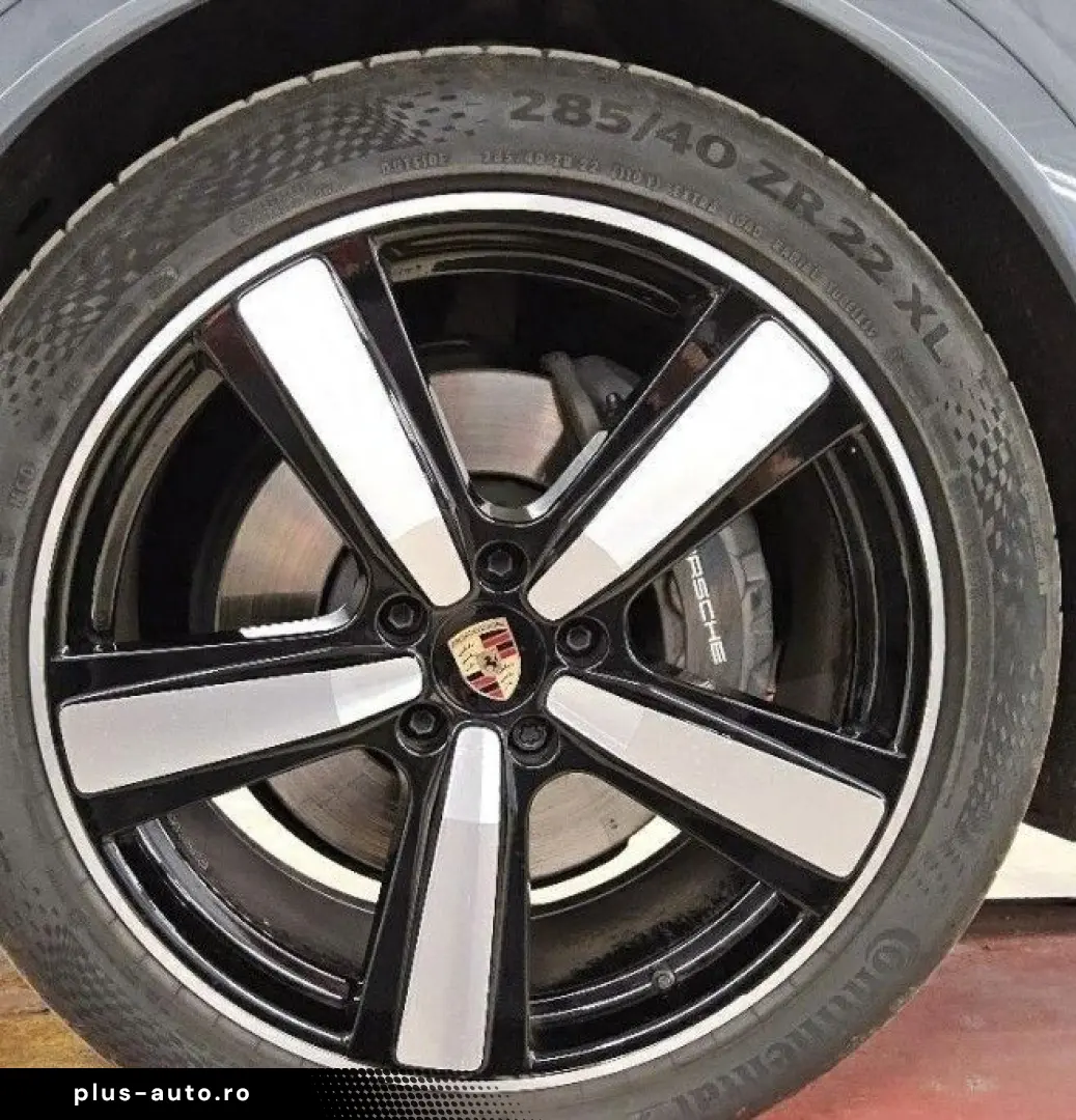 PORSCHE Cayenne Coupe E-Hybrid Hinterachslenkung AHK 22