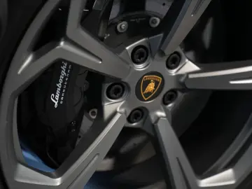 LAMBORGHINI Urus S  PANO HEAD-UP SOFT B&O