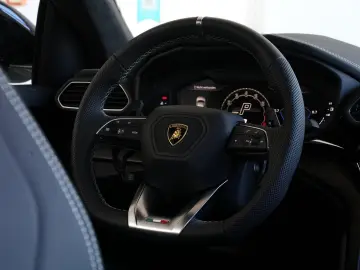 LAMBORGHINI Urus S  PANO HEAD-UP SOFT B&O