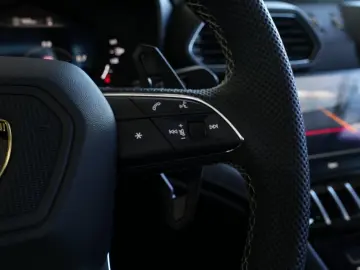 LAMBORGHINI Urus S  PANO HEAD-UP SOFT B&O