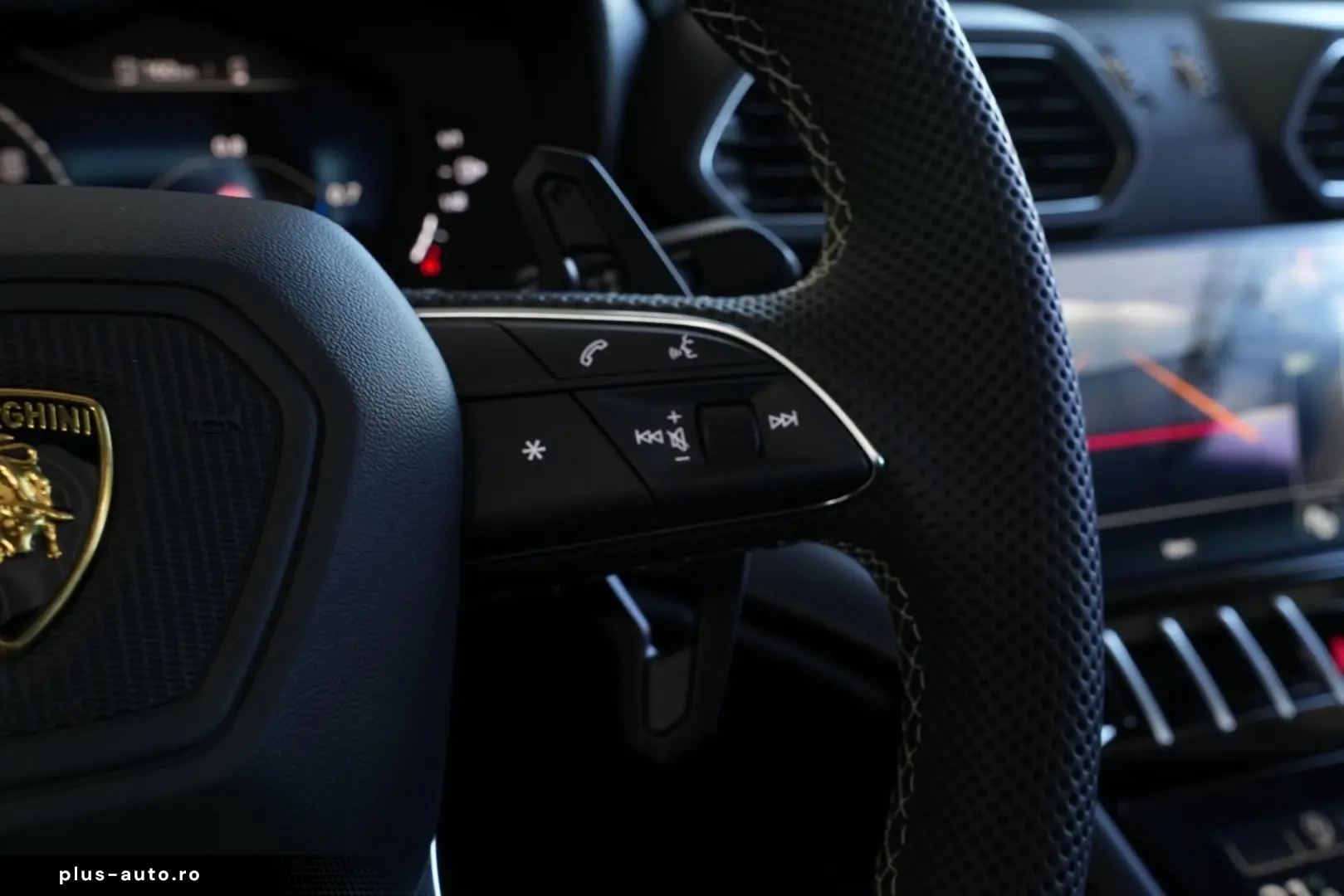 LAMBORGHINI Urus S  PANO HEAD-UP SOFT B&O