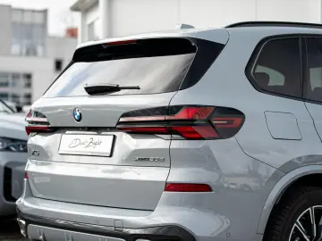 BMW X5 xDrive30d M-Sport AHK PANO KoZg S-Glas 4x SHZ