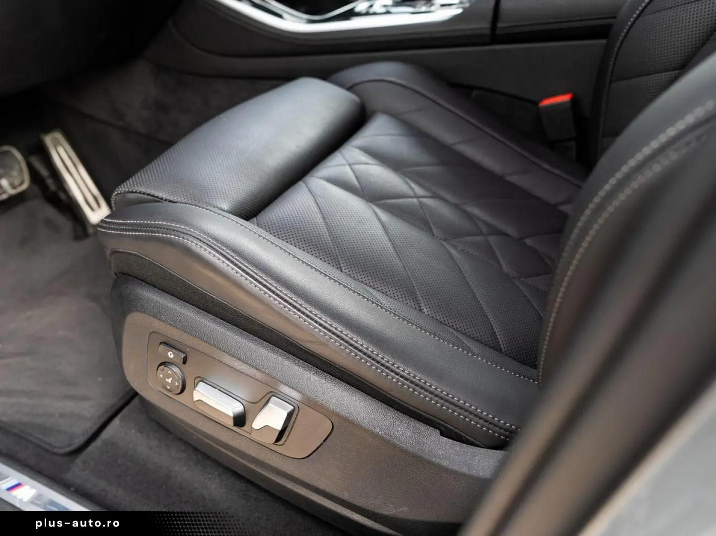 BMW X5 xDrive30d M-Sport AHK PANO KoZg S-Glas 4x SHZ