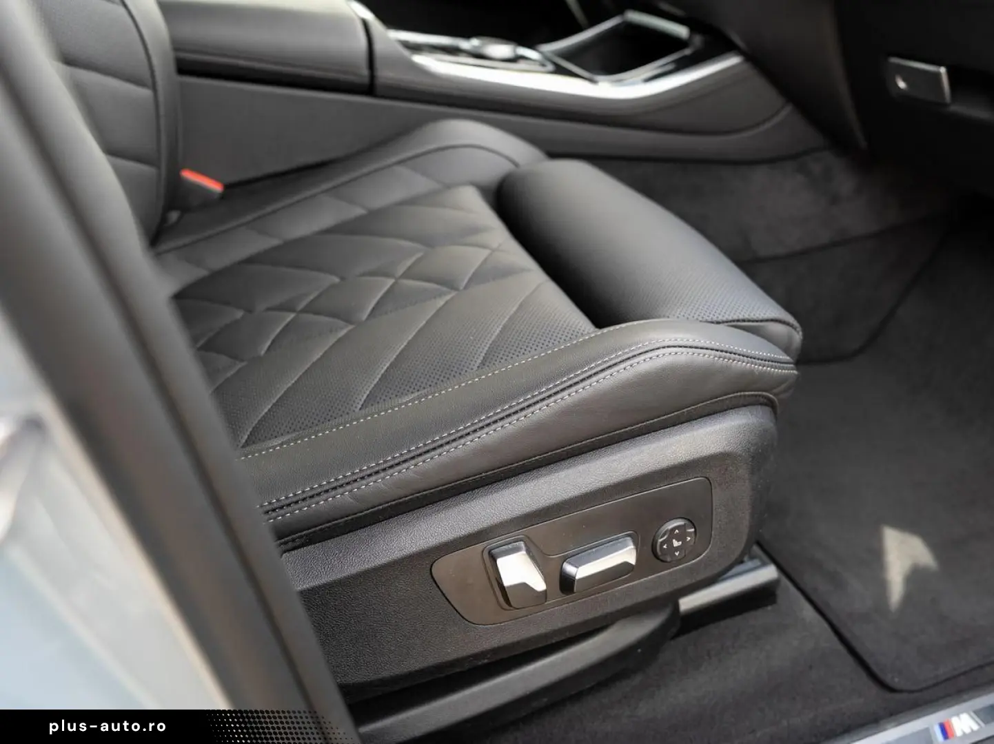 BMW X5 xDrive30d M-Sport AHK PANO KoZg S-Glas 4x SHZ