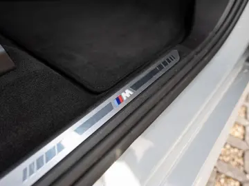 BMW X5 xDrive30d M-Sport AHK PANO KoZg S-Glas 4x SHZ