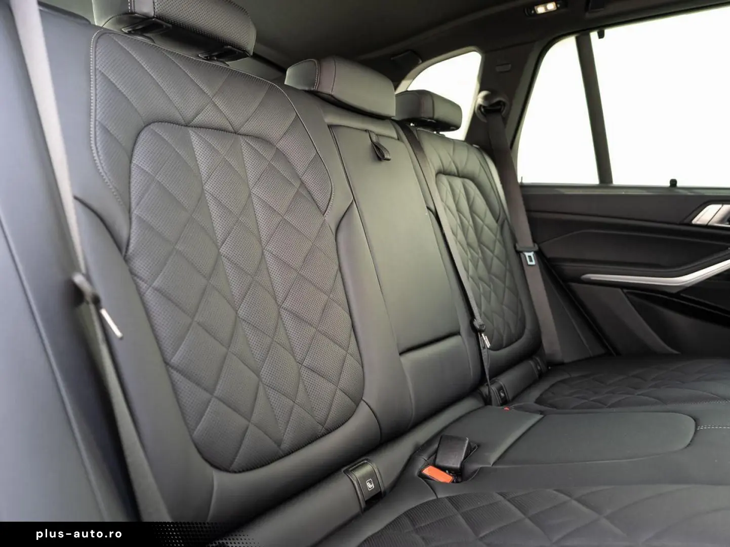 BMW X5 xDrive30d M-Sport AHK PANO KoZg S-Glas 4x SHZ