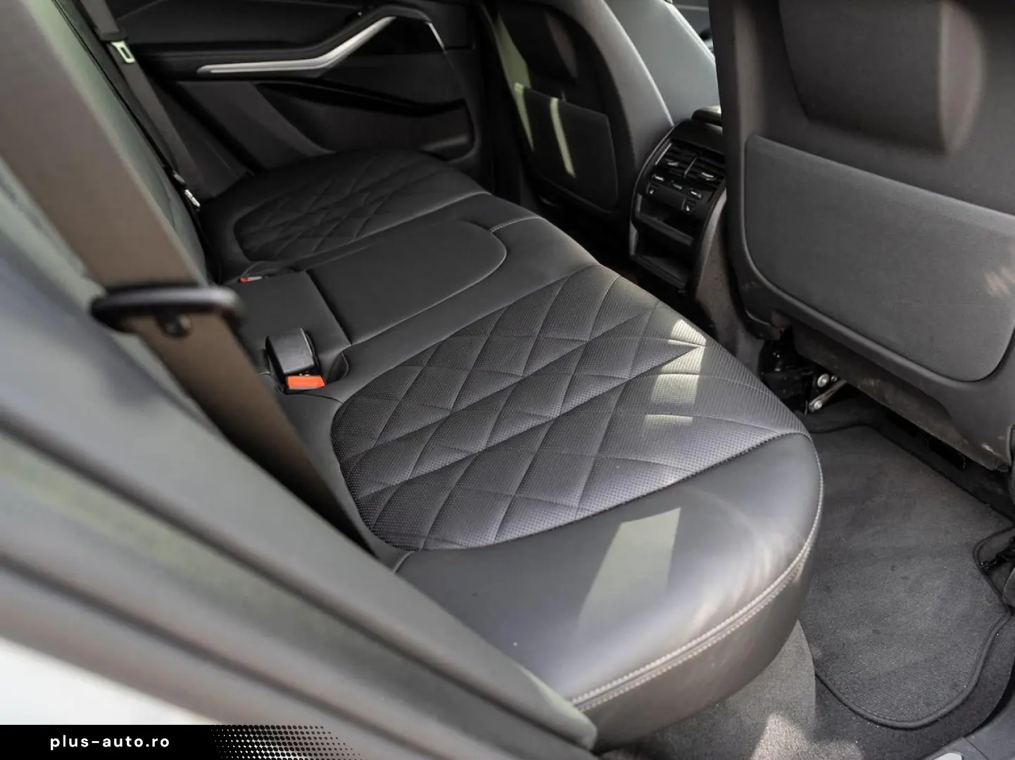 BMW X5 xDrive30d M-Sport AHK PANO KoZg S-Glas 4x SHZ