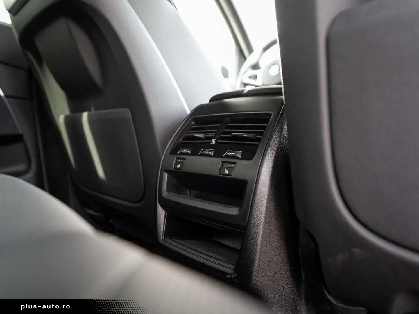 BMW X5 xDrive30d M-Sport AHK PANO KoZg S-Glas 4x SHZ