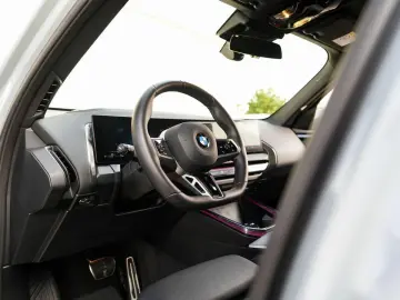 BMW X3 20 xDrive M-Sport 19  AHK ACC PANO KoZg 360