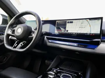 BMW 520d Tour M-Sport 20 ACC PANO Sitzlüft H&K KoZg
