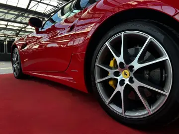 FERRARI California F1 CAM   NAVI   LED