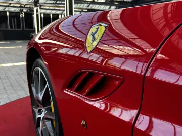 FERRARI California F1 CAM   NAVI   LED