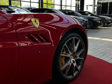 FERRARI California F1 CAM   NAVI   LED