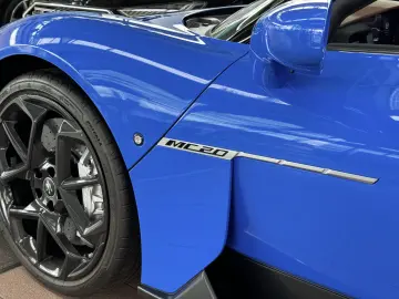 MASERATI MC20 Carbon Keramic Lift Alcantara Sonus Kamera
