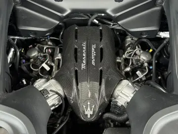 MASERATI MC20 Carbon Keramic Lift Alcantara Sonus Kamera