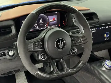 MASERATI MC20 Carbon Keramic Lift Alcantara Sonus Kamera
