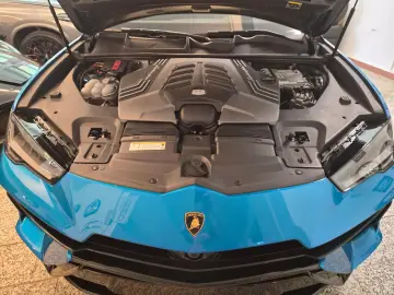 LAMBORGHINI Urus 4.0 V8 PHEV S Panorama HUD AHK Matrix