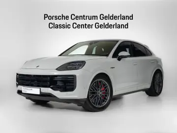 PORSCHE Cayenne Coupe Turbo E-Hybrid   PDCC   Sportabgas