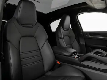 PORSCHE Cayenne Coupe Turbo E-Hybrid   PDCC   Sportabgas