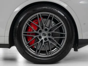PORSCHE Cayenne Coupe Turbo E-Hybrid   PDCC   Sportabgas