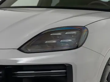 PORSCHE Cayenne Coupe Turbo E-Hybrid   PDCC   Sportabgas